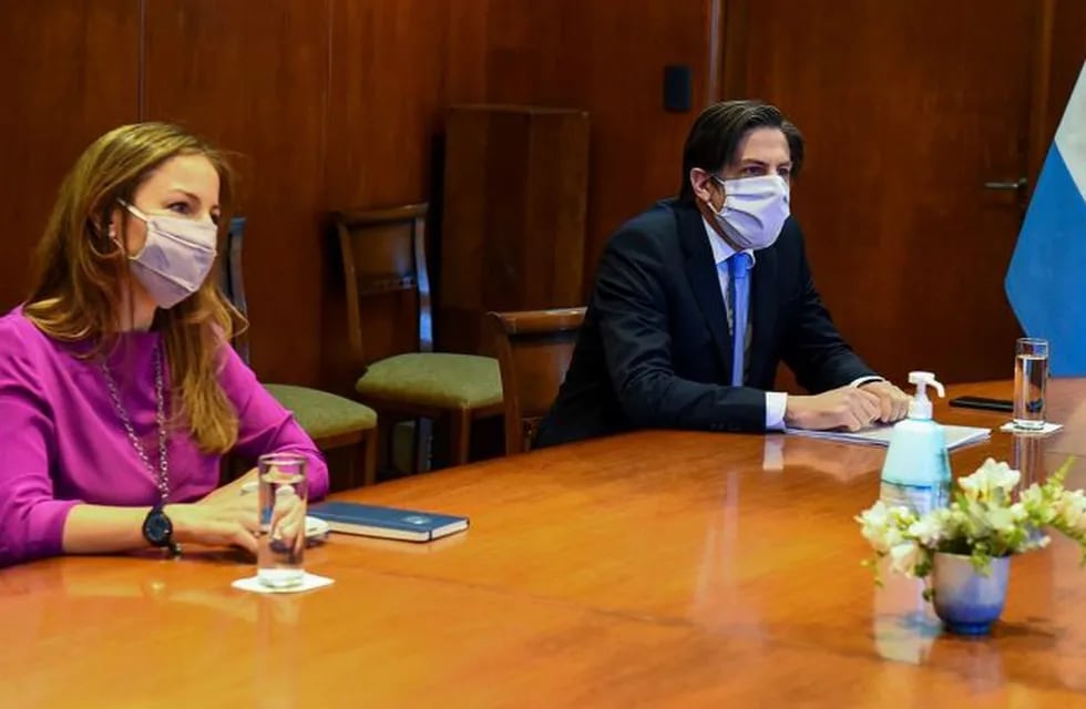 Nicolás Trotta y Soledad Acuña en la reunión que mantuvieron por el regreso de las clases (Foto: NA)