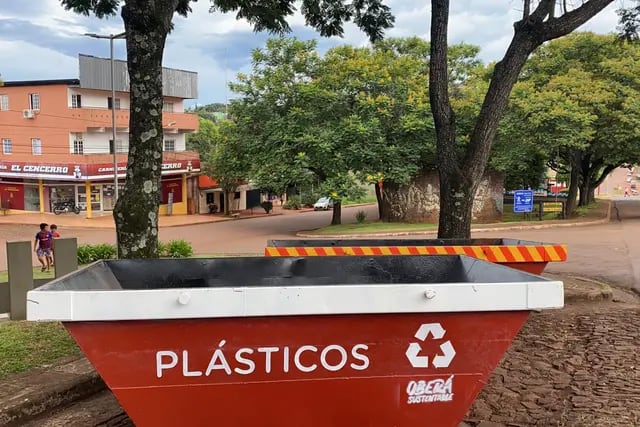 Oberá: el municipio instaló volquetes para residuos plásticos y chatarra