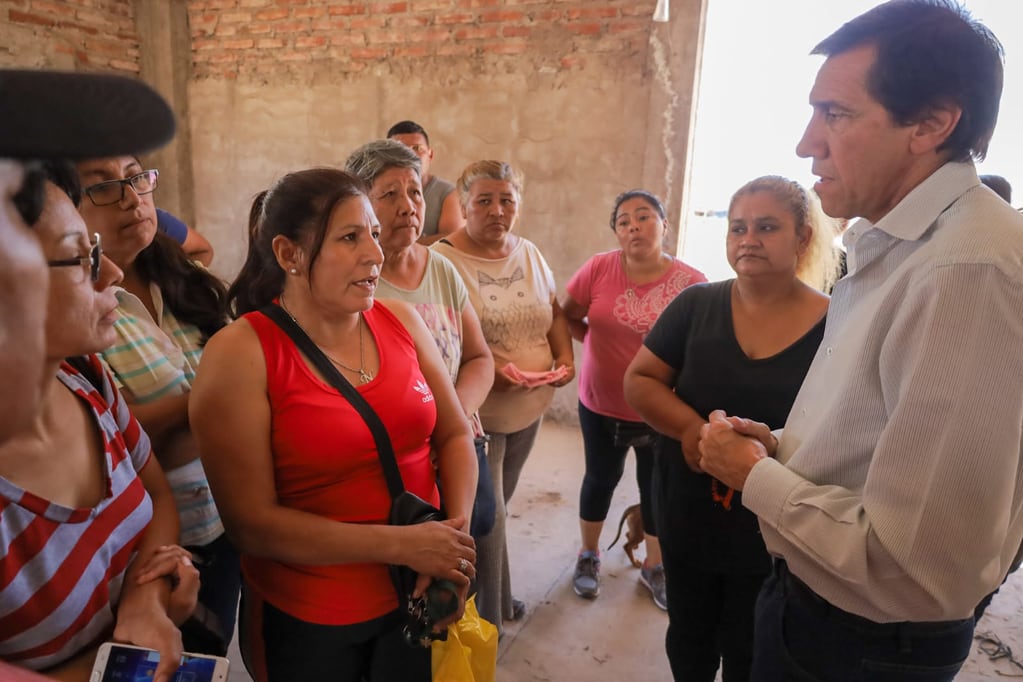 En su visita a San Pedro de Jujuy, el candidato a gobernador Carlos Sadir conversó con vecinas de la ciudad acerca de sus propuestas.