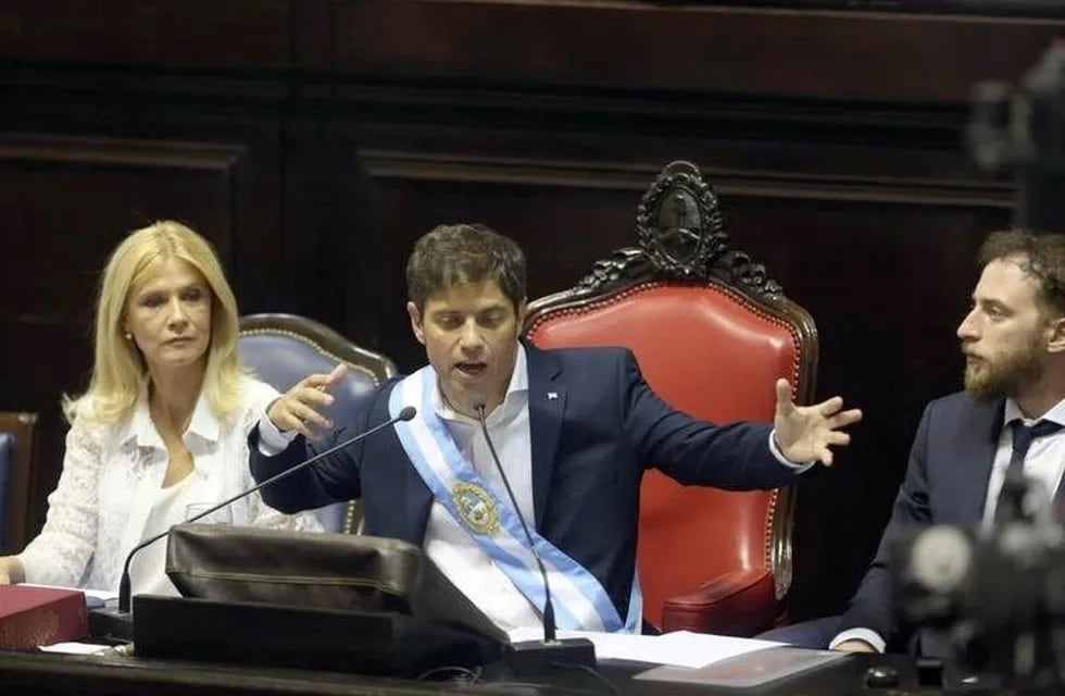 Axel Kicillof asume como flamante gobernador bonaerense. (Clarín)