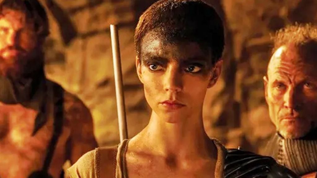 Anya Taylor-Joy interpretando a Furiosa en la nueva película de Mad Max.