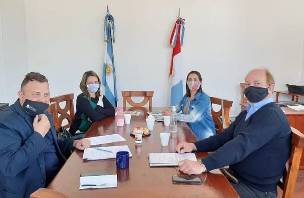 Estancia Vieja, Cabalango, Villa Santa Cruz del Lago y Tanti, analizaron los protocolos, con el fin de tener una concordancia de medidas en la región.