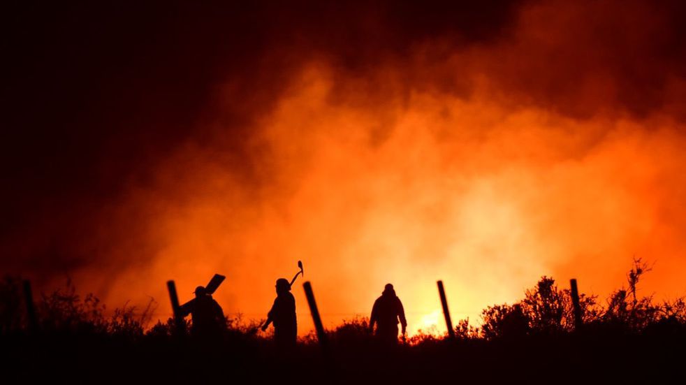 El incendio desatado en la región patagónica esta "controlado"