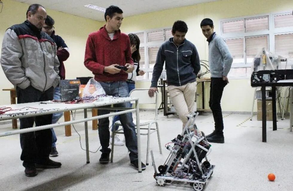 Estudiantes chaqueños van a torneo nacional de Robótica