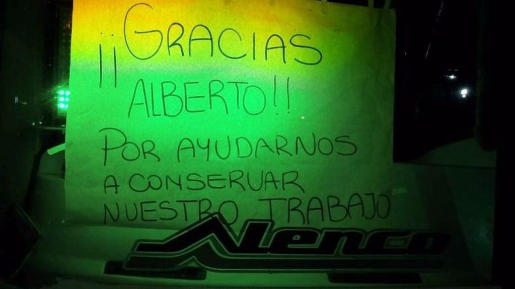 Pancartas de agradecimiento a Alberto Rodríguez Saá.