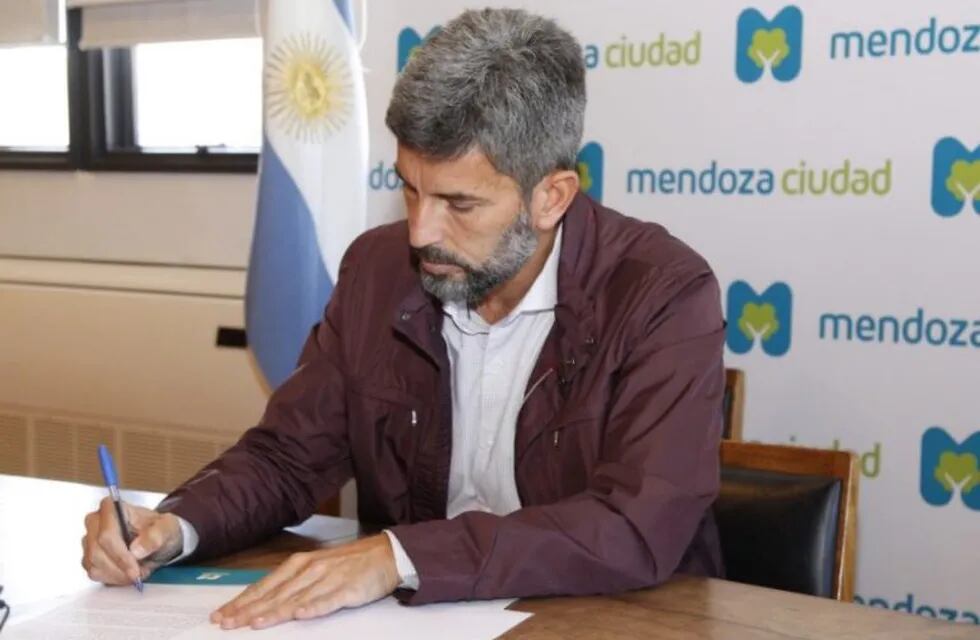 Ulpiano Suarez, Municipalidad de Mendoza.