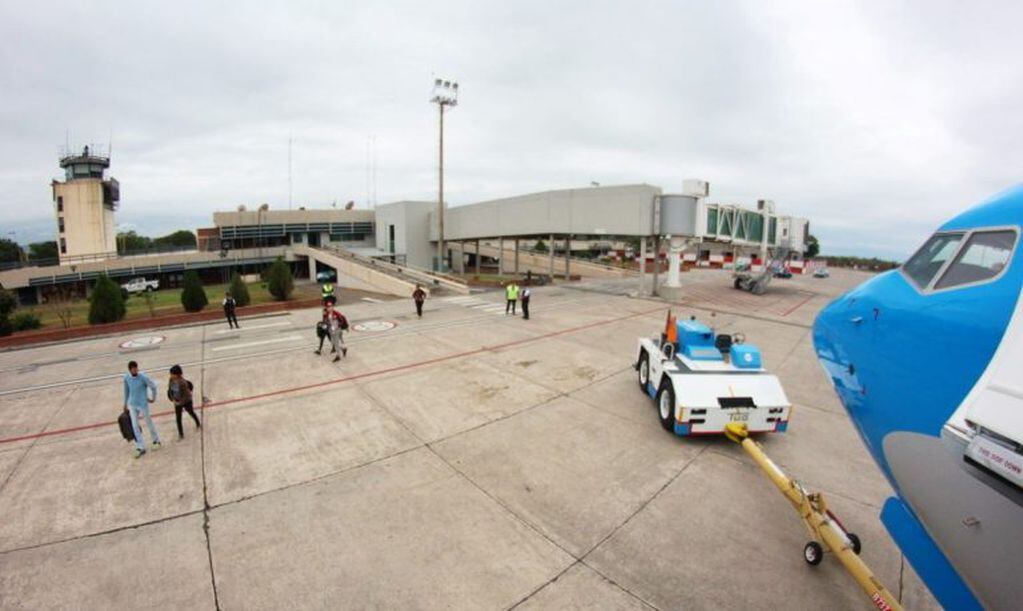 El aeropuerto "Horacio Guzmán" recibirá dos vuelos semanales de la compañía Norwegian, a partir de septiembre próximo. Las frecuencias incrementarán la llegada y salida de pasajeros los fines de semana.