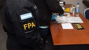 En controles en dos fiestas electrónicas, la FPA secuestró pastillas de éxtasis, marihuana y detuvo a una persona. (FPA)