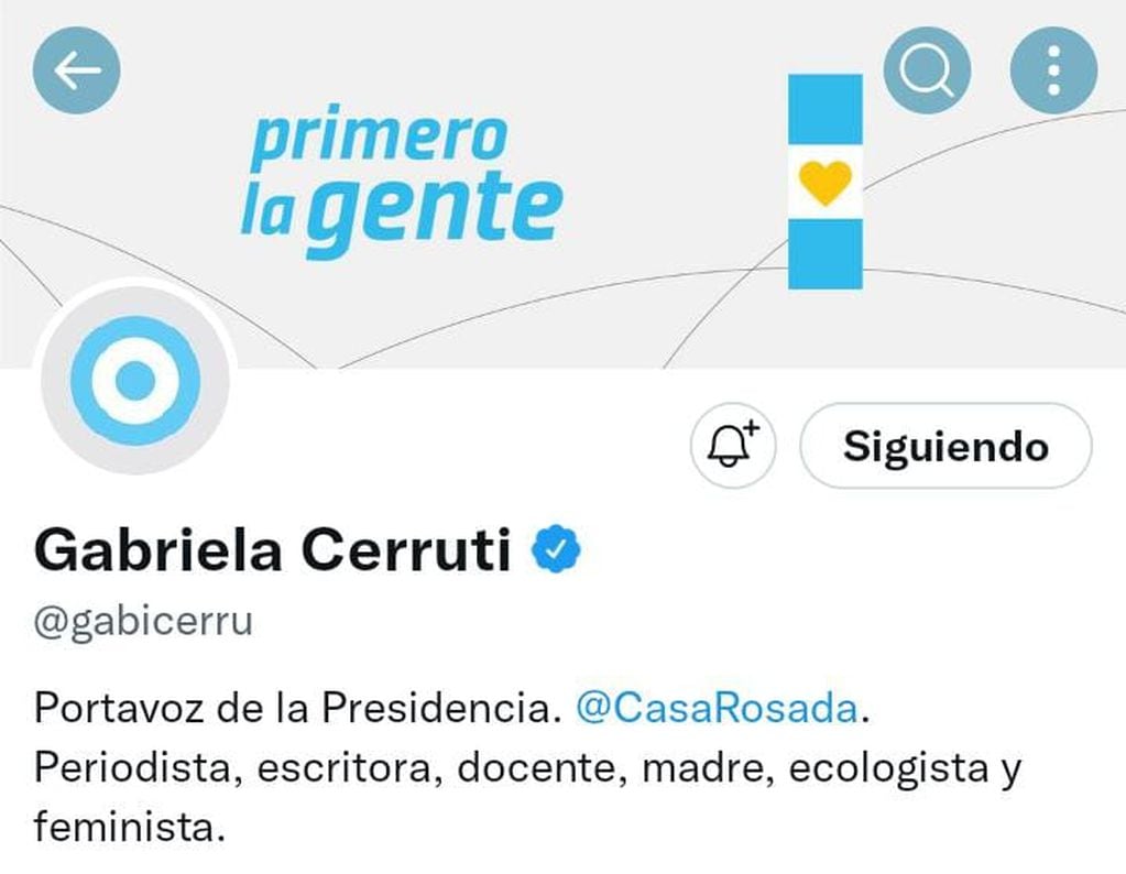 La portavoz de la Presidencia cambió su foto de perfil para defender la democracia
