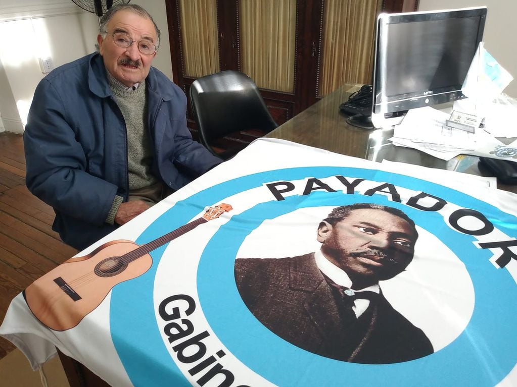 El Concejo Deliberante de Tres Arroyos declaró de interés legislativo y cultural a la “Bandera del Payador” creada por Luis Barrionuevo