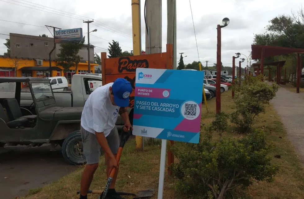Se instalan carteles del Programa "ReCreo" en las playas del distrito de Tres Arroyos