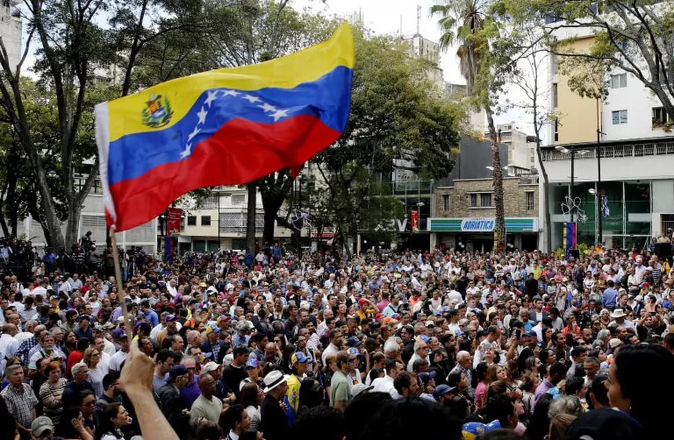 Crisis en Venezuela: el 93% de los argentinos prefiere un gobierno democrático. (EFE)