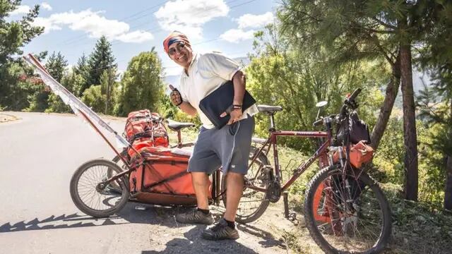 Martín Alzamora Superó la obesidad y viaja en bicicleta para generar conciencia.