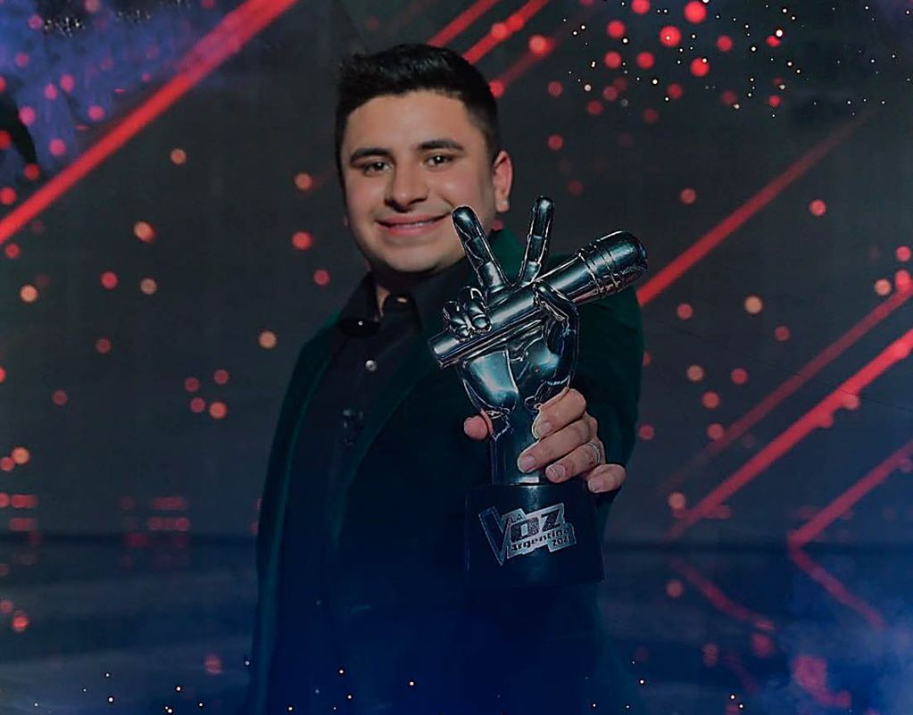 Francisco Benítez se consagró como el ganador de La Voz Argentina 2021.