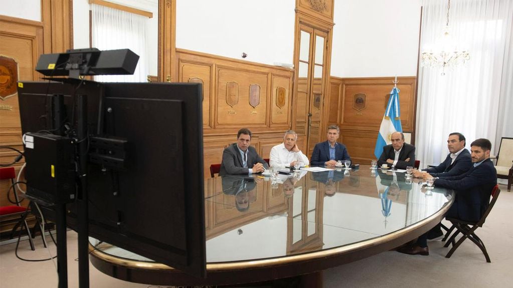 Guillermo Francos con gobernadores. Foto: Presidencia