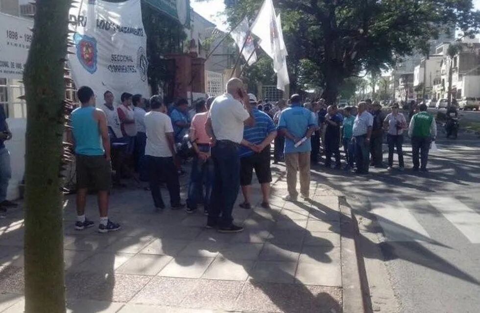 Los empleados de Vías Navegables iniciaron un plan de lucha para no ser despedidos. (Foto: Corrientes Hoy)