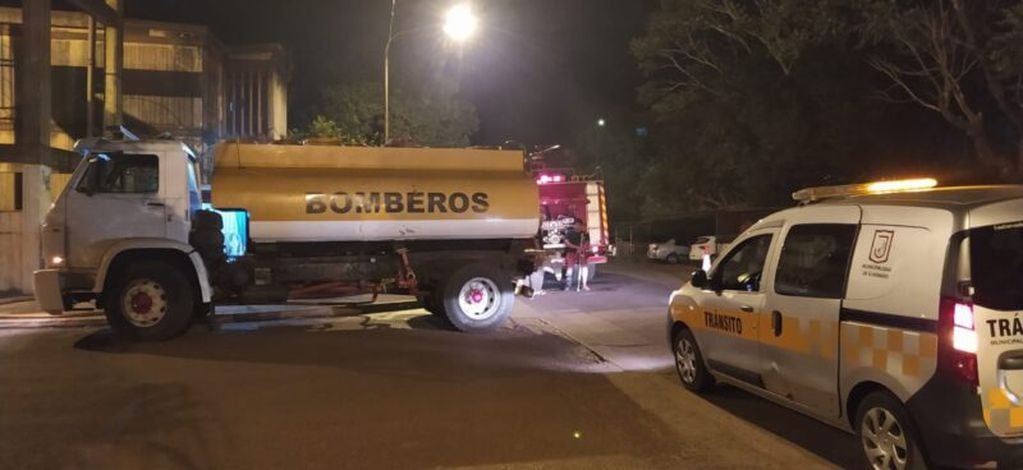 Bomberos sofocaron un incendio en Eldorado.