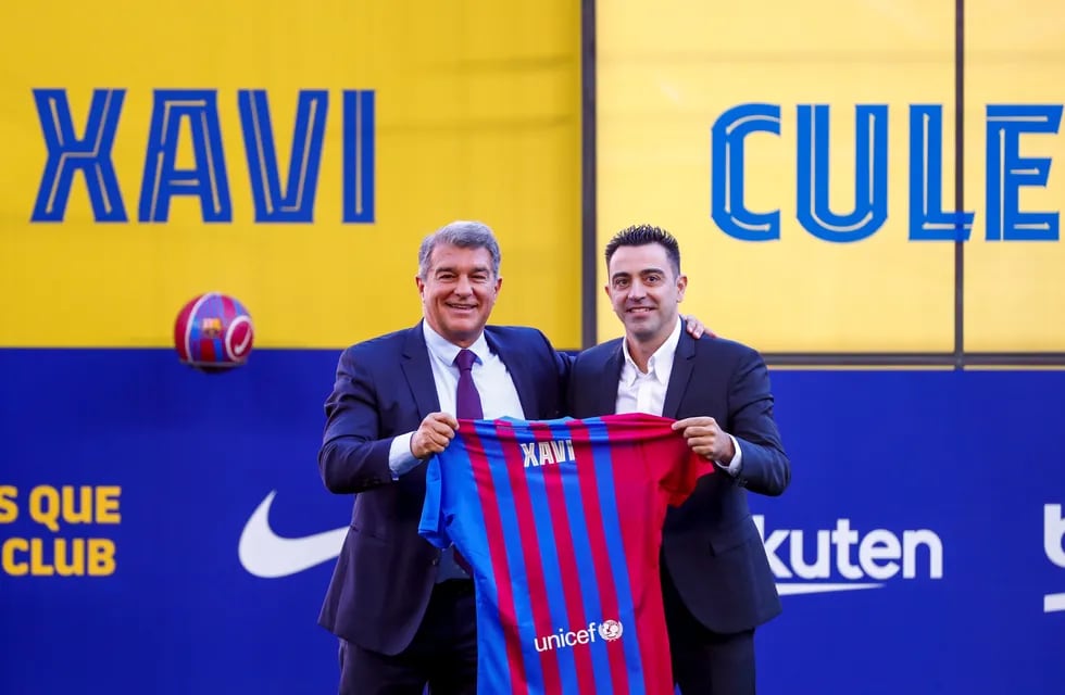 Xavi fue presentado como nuevo DT del Barcelona.