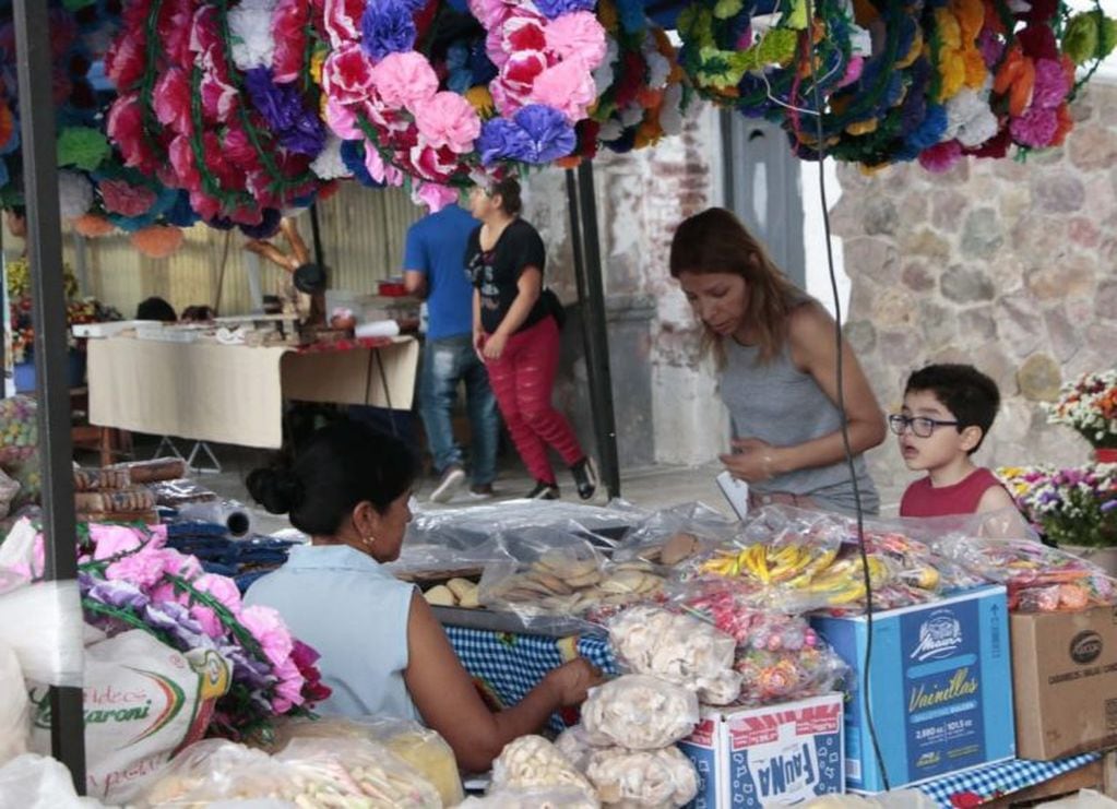Permanece habilitada al público hasta este sábado la "Feria de Ofrendas y Flores", en el Centro Cultural "Gral. Manuel Belgrano", en San Salvador de Jujuy.