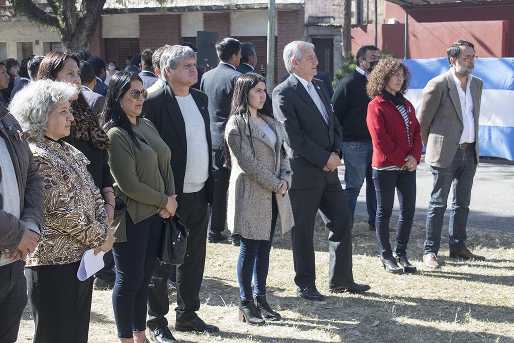 Funcionarios y legisladores municipales asistieron al homenaje al general San Martín en el barrio "17 de Agosto" de la capital jujeña.
