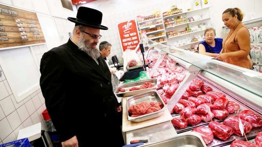 La carne Kosher es supervisada en toda la cadena de comercialización (Infobae)