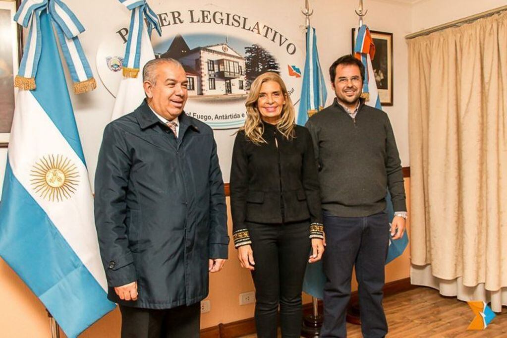 La vicegobernadora de Mendoza en la sede de Presidencia del poder Legislativo.