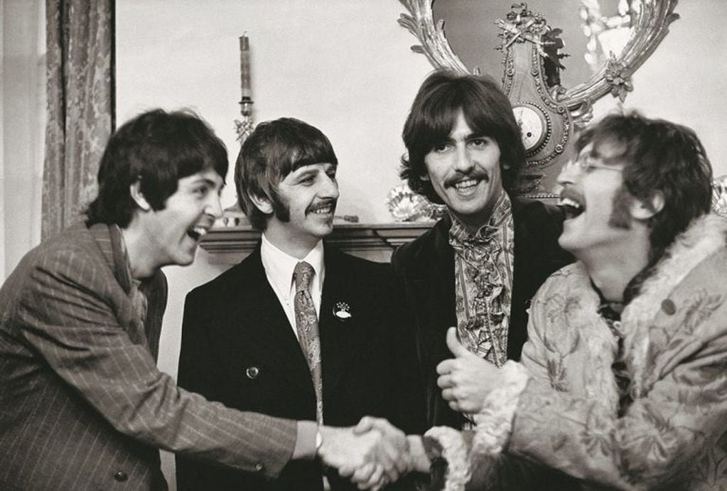 The Beatles, los britanicos felices en la presentación de un disco