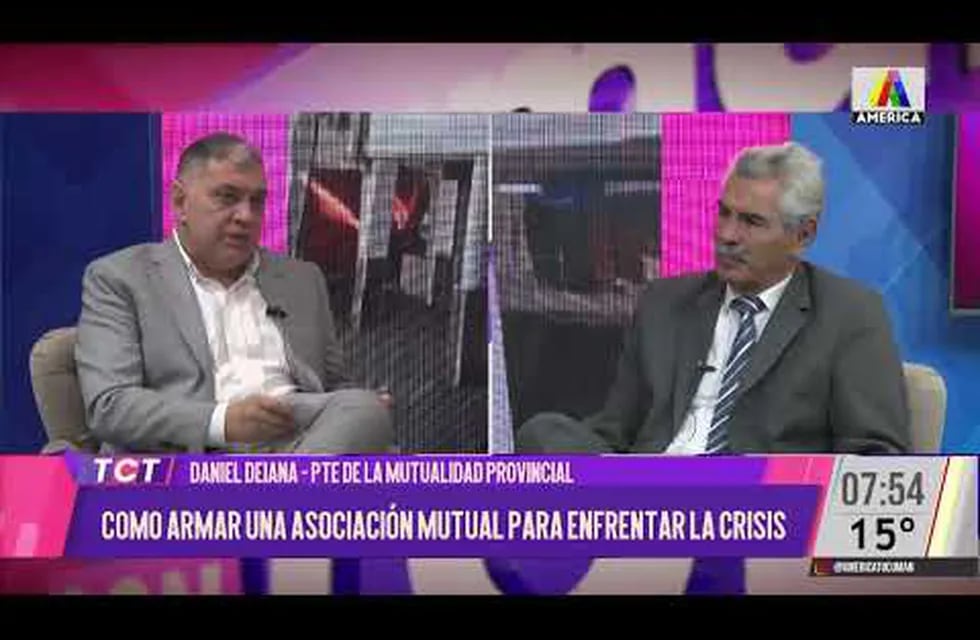 El doctor Daniel Deiana en su ciclo televisivo con el periodista Germán Valdez.