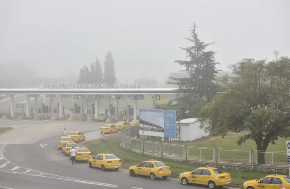 El Aeropuerto Ambrosio Taravella permanece cerrado por niebla este jueves 24 de enero.