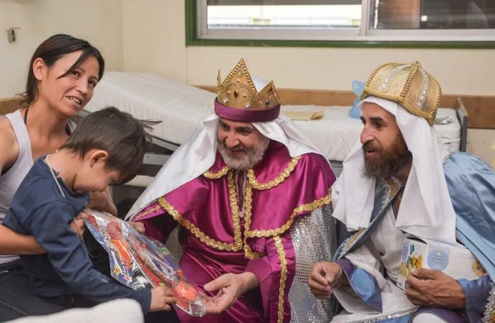 Los Reyes Magos fueron a los distintos hospitales pediátricos de la provincia
