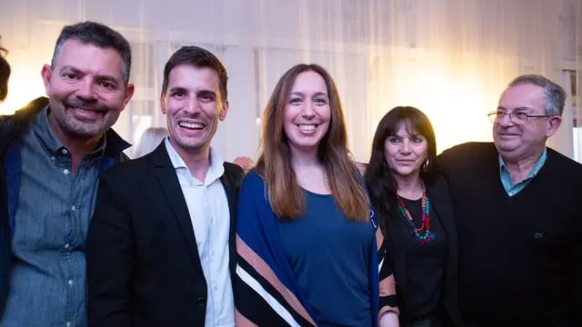 Los actuales concejales radicales Germán Bottero, Leo Viotti, María Alejandra Sagardoy y Miguel Destéfanis junto a María Eugenia Vidal