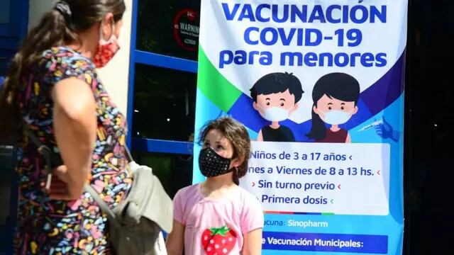 Vacunación pediátrica en el CPC Argüello, Córdoba