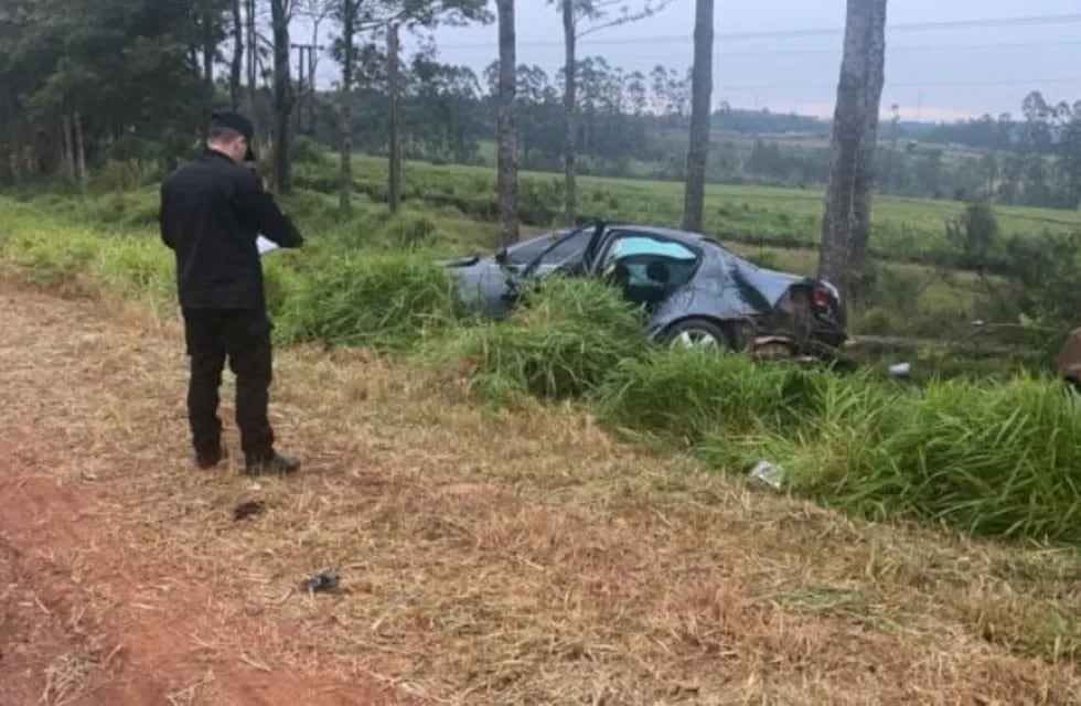 Accidente fatal en 25 de Mayo: un automovilista perdió la vida tras despistar con su vehículo.