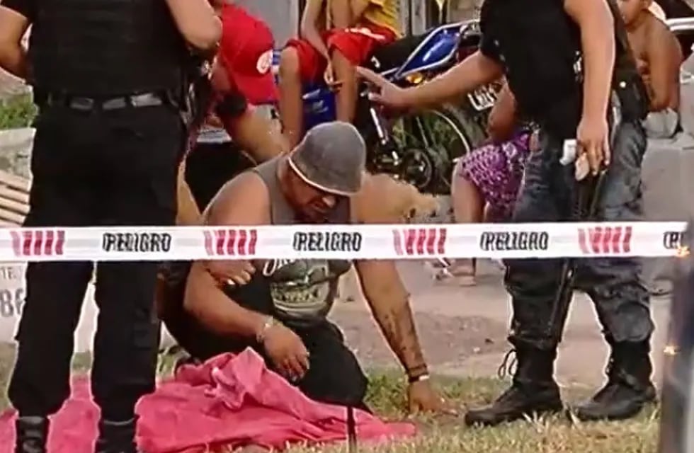 El cuerpo del adolescente quedó tendido en un descampado cerca de Valparaíso y Garay. (Canal 3)