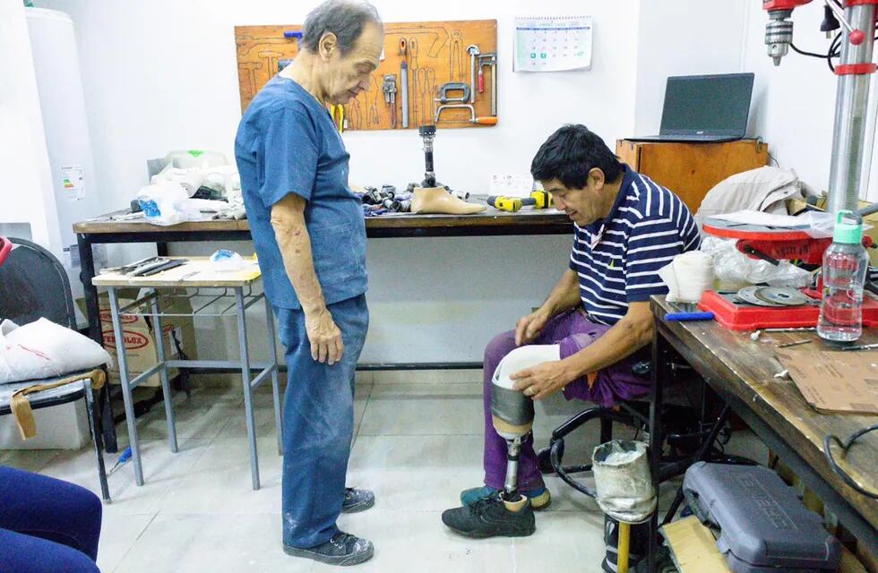 Centro de Rehabilitación Ushuaia entrega prótesis a pacientes para mejorar sus vidas
