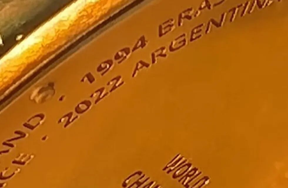 Hermoso: la inscripción en la Copa del Mundo que marca que Argentina salió campeón del Mundial de Qatar. Foto: Gentileza.