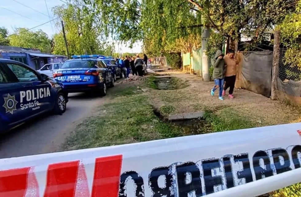 El hombre, de entre 25 y 30 años, fue ultimado con disparos en la espalda.