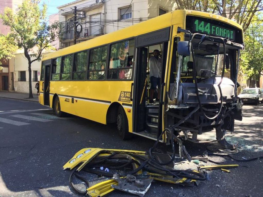 Subieron 90% los accidentes protagonizados por el transporte público rosarino