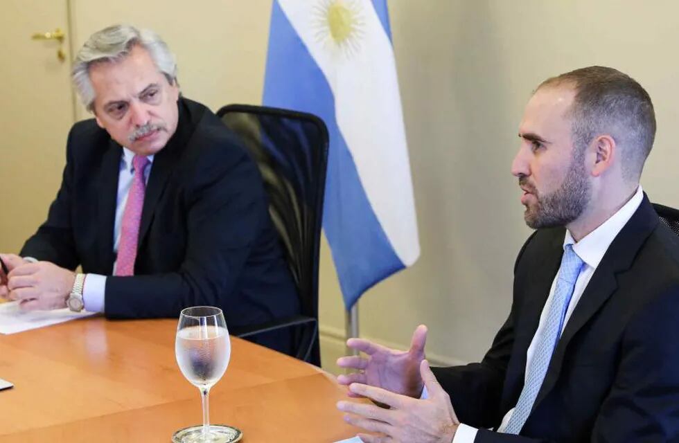 GOBIERNO. Alberto Fernández y el ministro de Economía, Martín Guzmán. (La Voz)