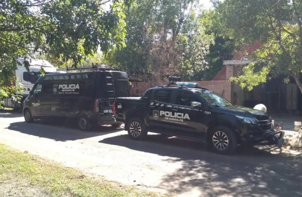 Los allanamientos se realizaron en domicilios de Rosario, Funes, Fray Luis Beltrán y Capitán Bermúdez. (@minseg)