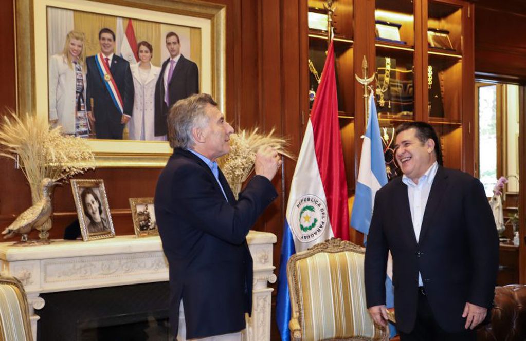 Mauricio Macri y Horacio Cartes. (AFP)