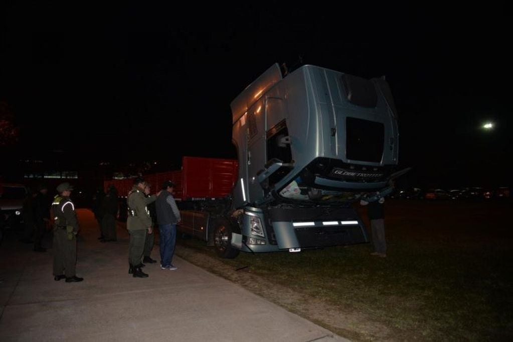 Camión que transportaba cargamento de cocaína detenido por Gendarmería
