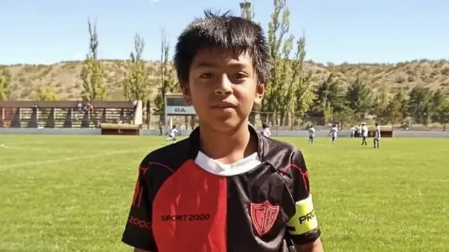 Conocé la historia de Jeremías, un futbolista chubutense, de 11 años que necesita ayuda para su primer torneo nacional.