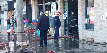 Posadas: incendio en un supermercado chino consumió parte del local