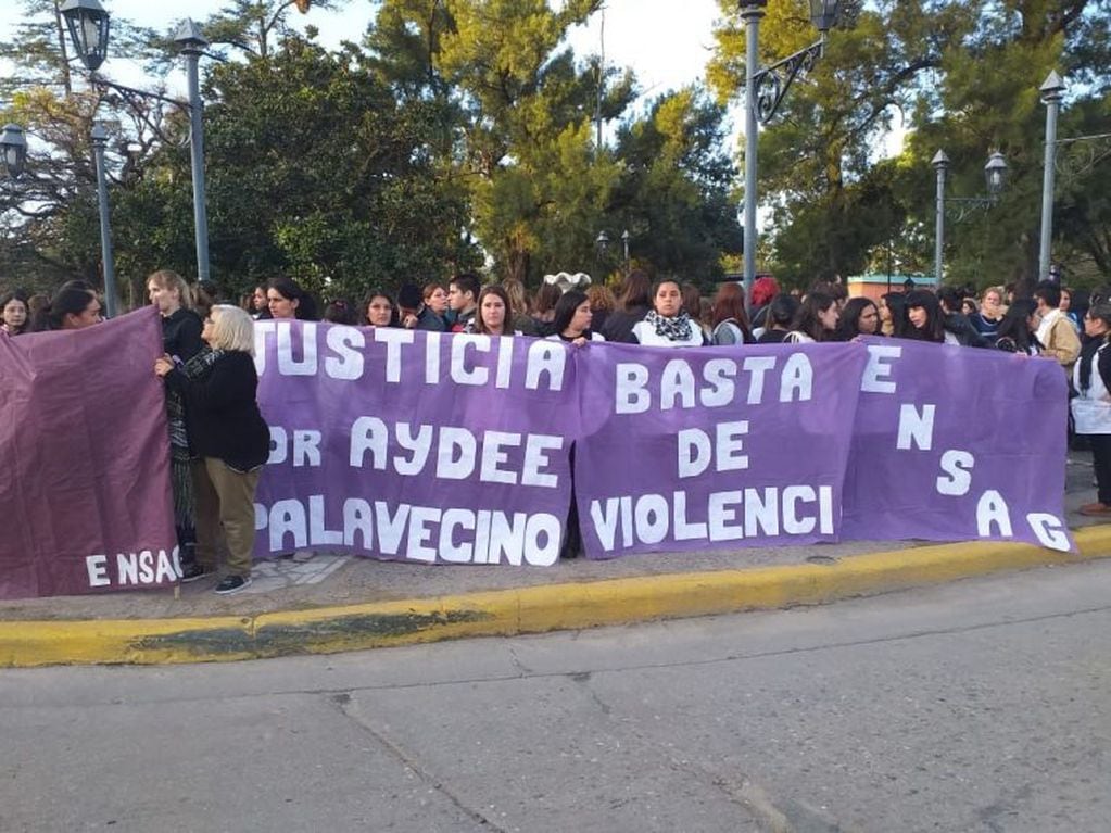 Marcha de Ni una Menos en Alta Gracia, con un grito de justicia por Aydee Palavecino.
