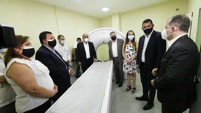 Manzur y Jaldo inauguraron un nuevo tomógrafo en el Hospital del Este