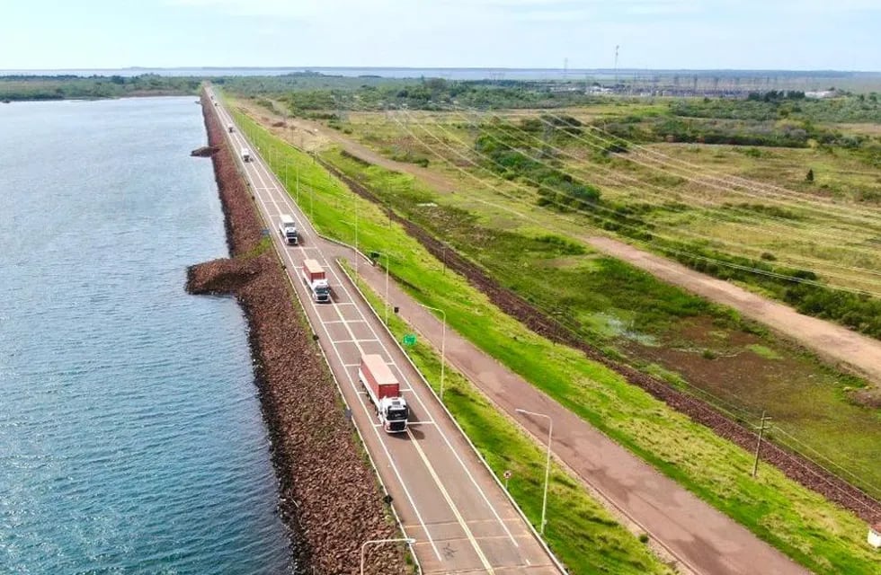 La apertura del paso limítrofe se debe al triple tráfico que posee desde junio de 2020 por la intensidad y demanda de los trabajos para la represa hidroeléctrica que se construye en esa zona fronteriza en territorio argentino y paraguayo.