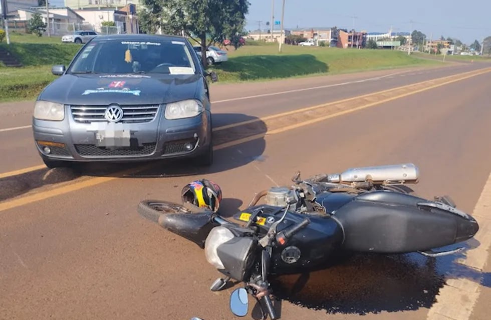 San Vicente: accidente vial dejó un saldo de un motociclista herido.