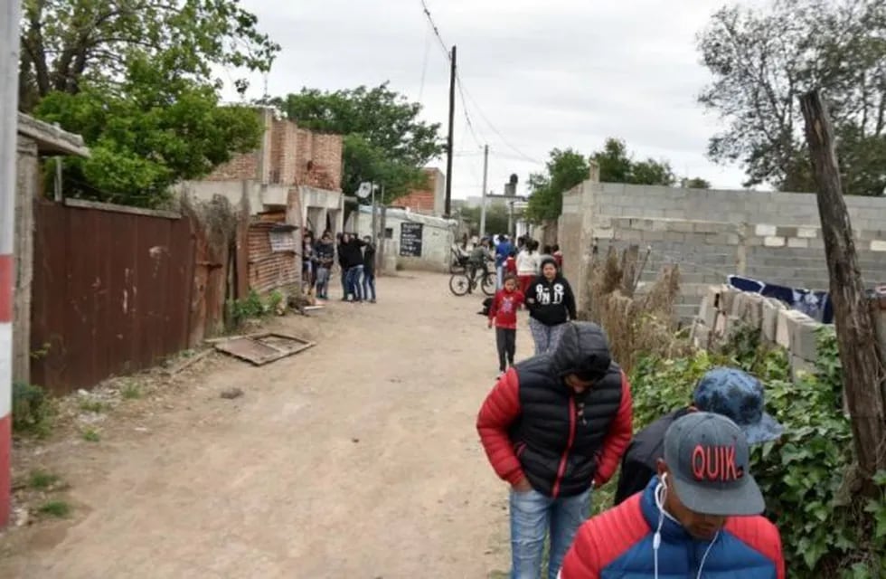 El joven fue baleado en el ingreso a su domicilio en barrio Marqués Anexo.