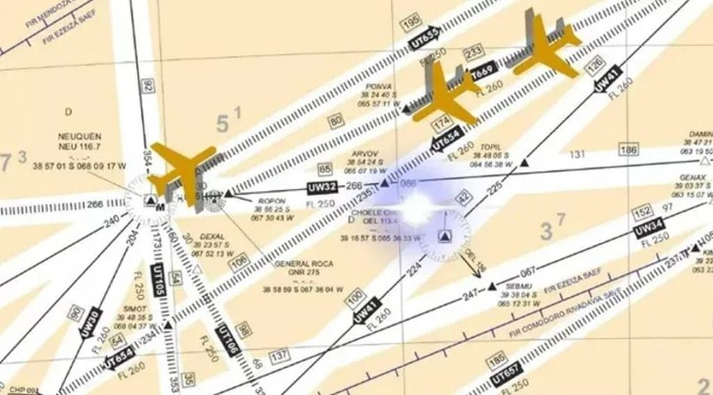 La ruta de los aviones que presenciaron dos OVNIS.